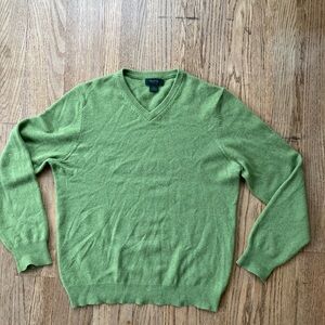 Marshall fields cashmere V-Neck Sweater in Green